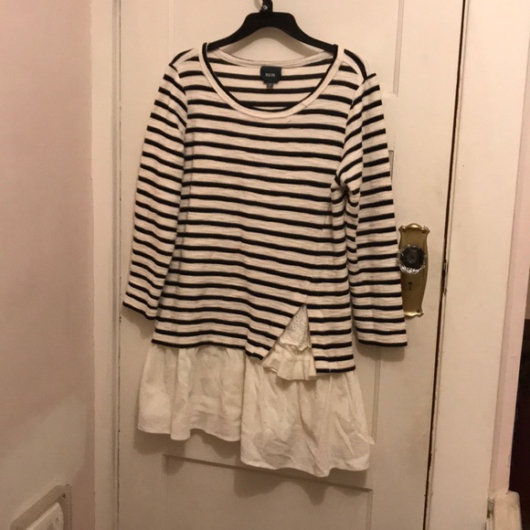 Adorable Black & White Striped Dress🖤 - Picture 2 of 5